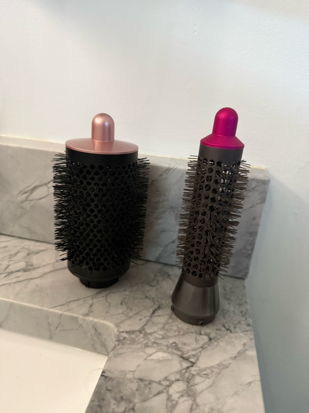 Dyson Airwrap with extra round brush